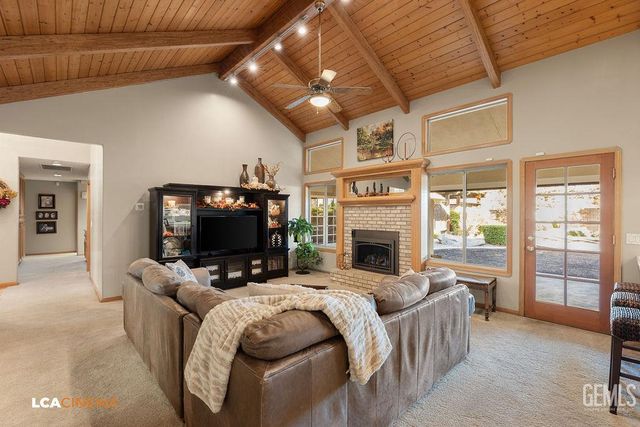 2512 Oak View Court, Bakersfield, CA 93311