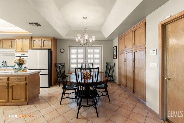 2512 Oak View Court, Bakersfield, CA 93311