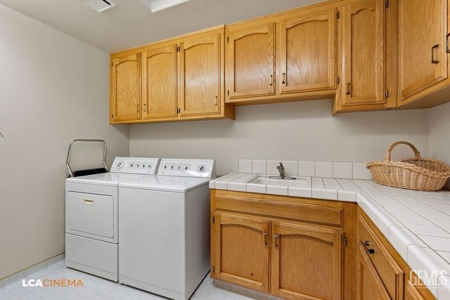 2512 Oak View Court, Bakersfield, CA 93311