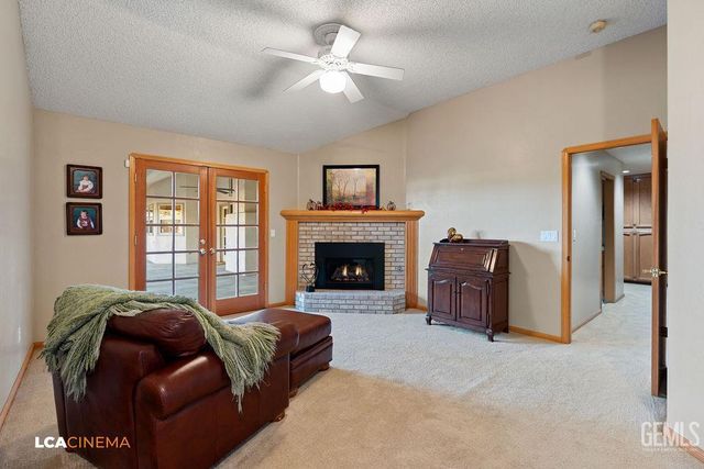 2512 Oak View Court, Bakersfield, CA 93311