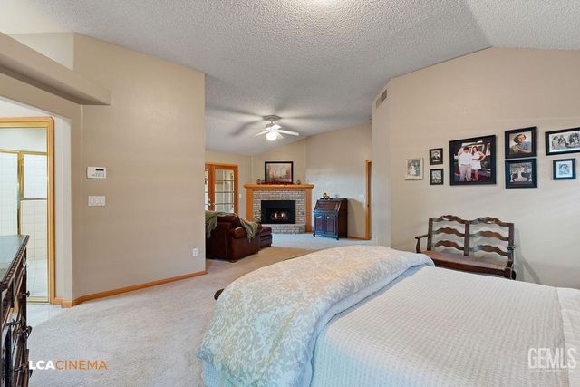 2512 Oak View Court, Bakersfield, CA 93311