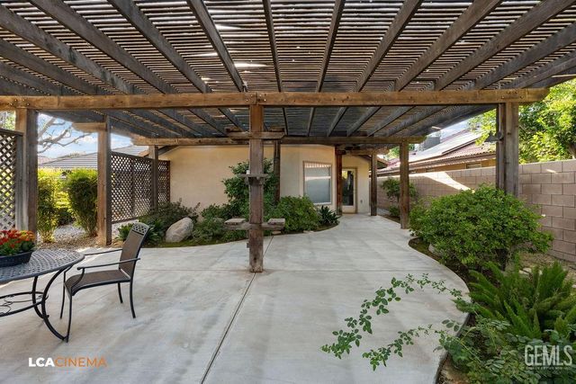 2512 Oak View Court, Bakersfield, CA 93311