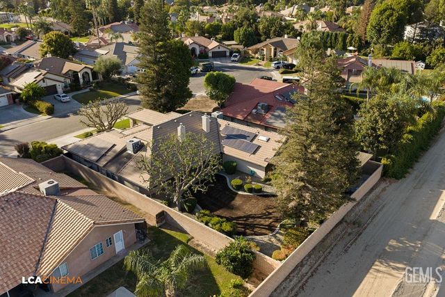 2512 Oak View Court, Bakersfield, CA 93311