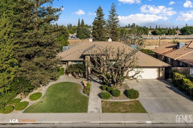 2512 Oak View Court, Bakersfield, CA 93311