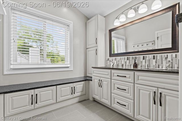 4630 Commerce Woods Drive, Commerce Charter Township, MI 48382