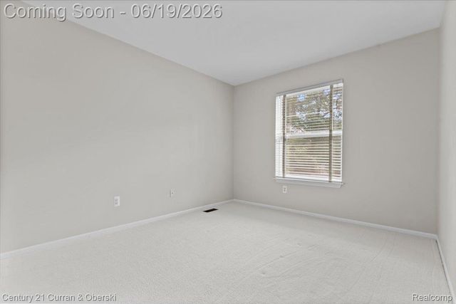 4630 Commerce Woods Drive, Commerce Charter Township, MI 48382