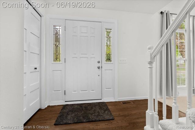 4630 Commerce Woods Drive, Commerce Charter Township, MI 48382