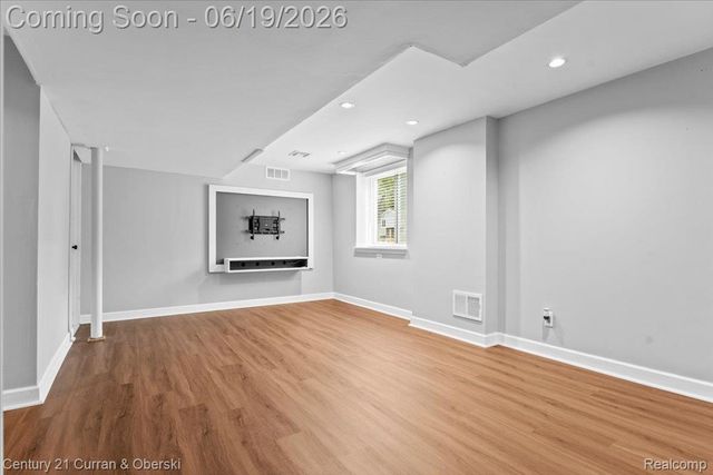 4630 Commerce Woods Drive, Commerce Charter Township, MI 48382