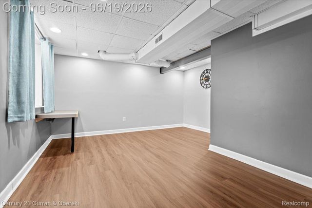 4630 Commerce Woods Drive, Commerce Charter Township, MI 48382