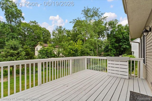 4630 Commerce Woods Drive, Commerce Charter Township, MI 48382