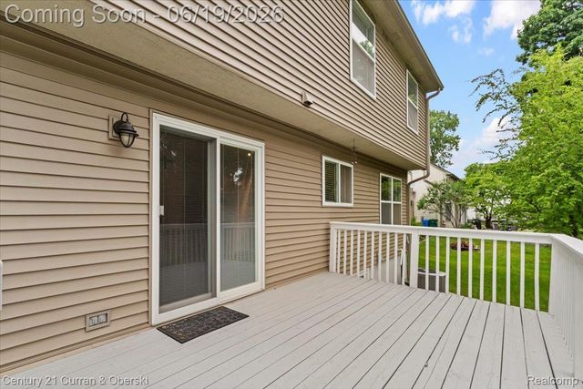 4630 Commerce Woods Drive, Commerce Charter Township, MI 48382