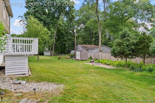 4630 Commerce Woods Drive, Commerce Charter Township, MI 48382