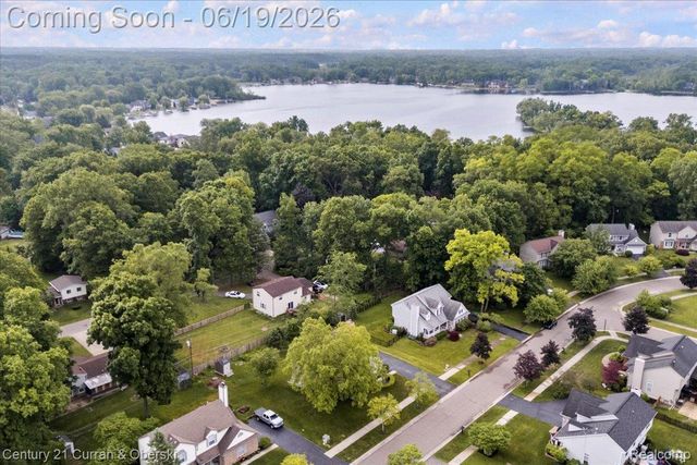 4630 Commerce Woods Drive, Commerce Charter Township, MI 48382