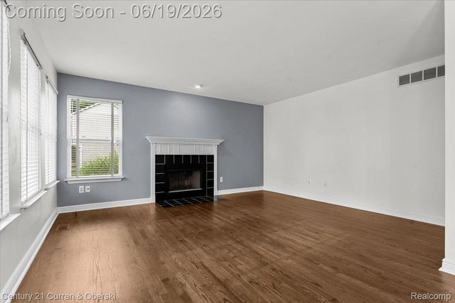 4630 Commerce Woods Drive, Commerce Charter Township, MI 48382