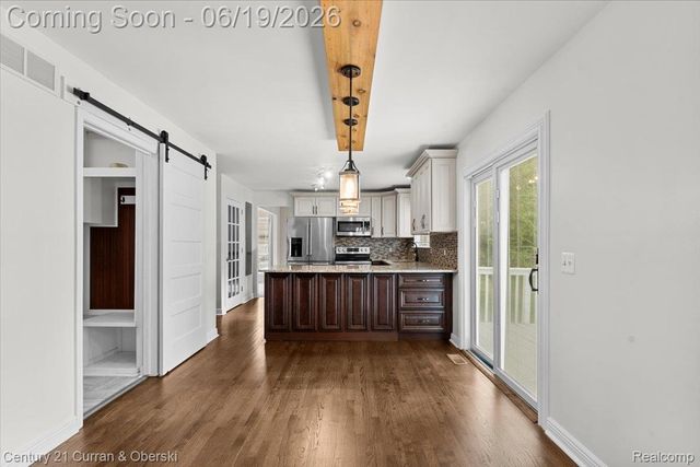 4630 Commerce Woods Drive, Commerce Charter Township, MI 48382