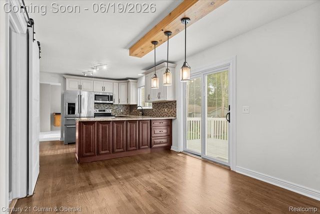 4630 Commerce Woods Drive, Commerce Charter Township, MI 48382