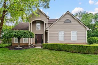 4630 Commerce Woods Drive, Commerce Charter Township, MI 48382