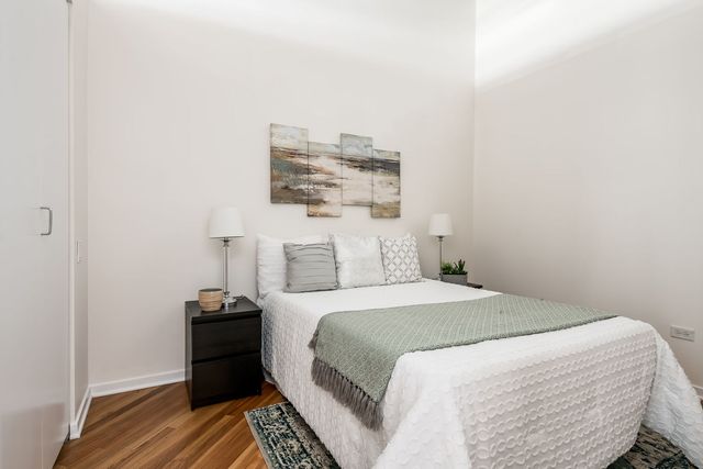 210 S Desplaines Street 402, Chicago, IL 60661