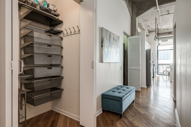210 S Desplaines Street 402, Chicago, IL 60661