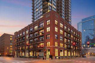 210 S Desplaines Street 402, Chicago, IL 60661