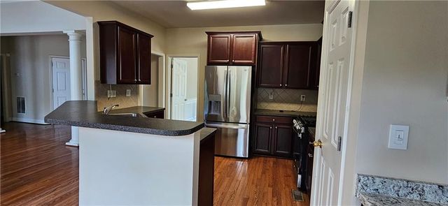647 Maple Grove Way, Marietta, GA 30066