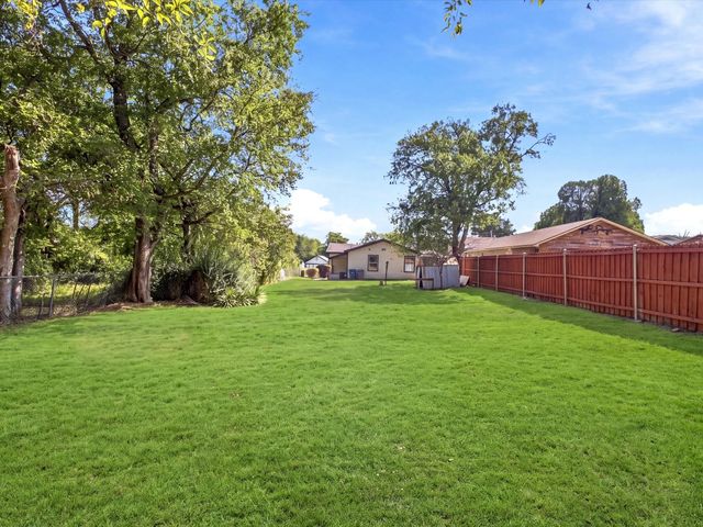 1727 Mentor Avenue, Dallas, TX 75216