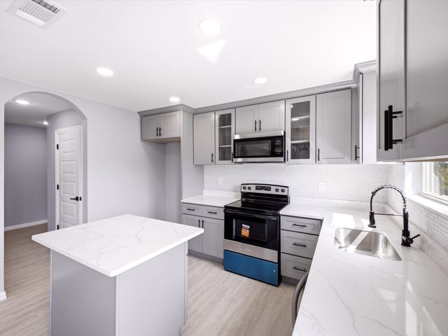 1727 Mentor Avenue, Dallas, TX 75216