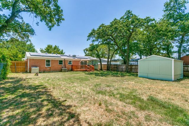 748 Oak Drive, Hurst, TX 76053