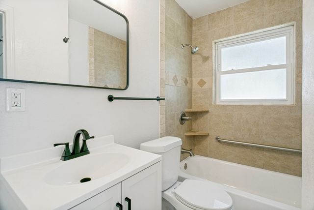 748 Oak Drive, Hurst, TX 76053