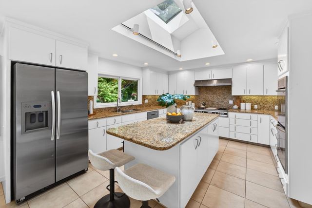 198 Pine Lane, Los Altos, CA 94022