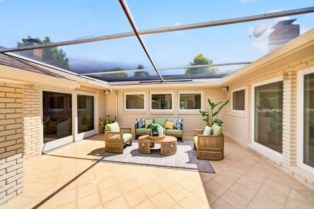 198 Pine Lane, Los Altos, CA 94022