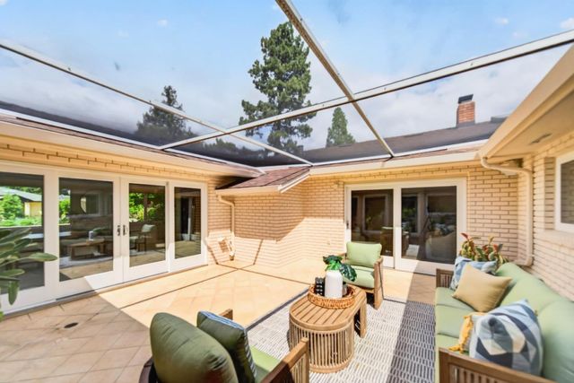 198 Pine Lane, Los Altos, CA 94022