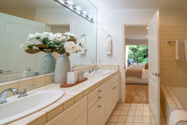 198 Pine Lane, Los Altos, CA 94022