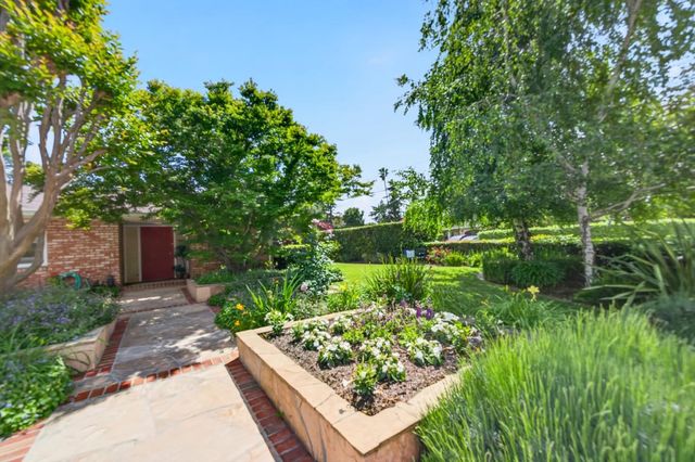 198 Pine Lane, Los Altos, CA 94022