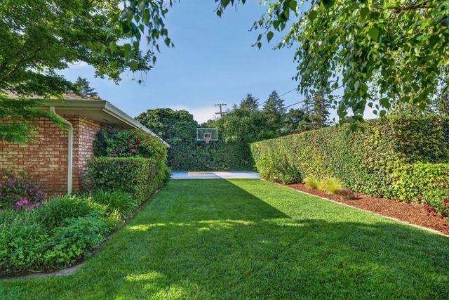 198 Pine Lane, Los Altos, CA 94022