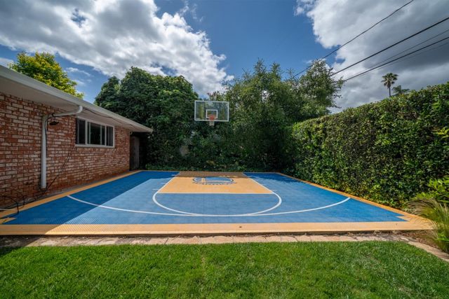 198 Pine Lane, Los Altos, CA 94022