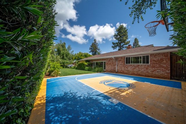 198 Pine Lane, Los Altos, CA 94022