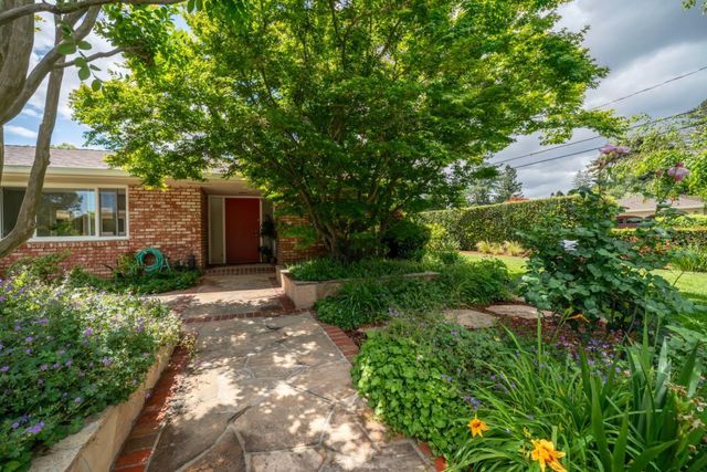 198 Pine Lane, Los Altos, CA 94022