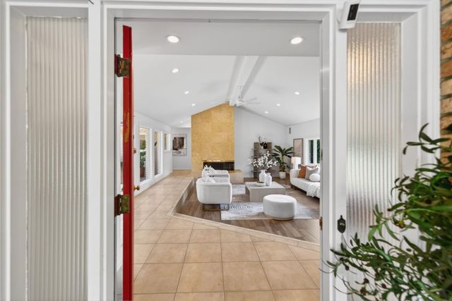 198 Pine Lane, Los Altos, CA 94022