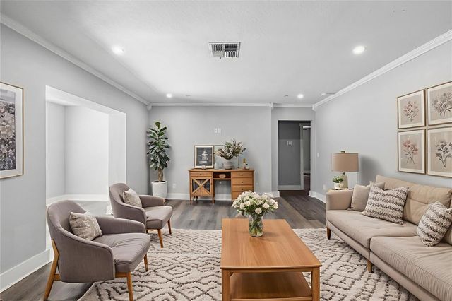 3901 W PLATT STREET, Tampa, FL 33609