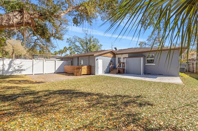 3901 W PLATT STREET, Tampa, FL 33609