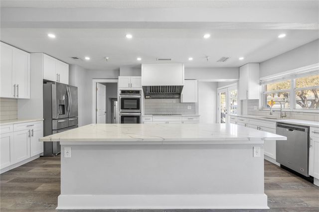 3901 W PLATT STREET, Tampa, FL 33609