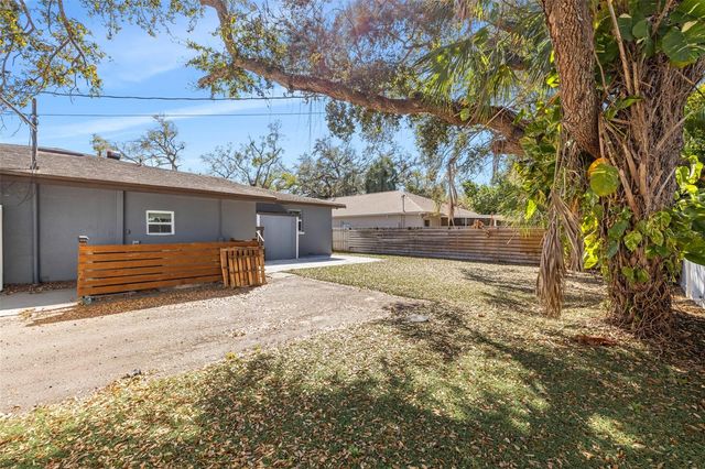 3901 W PLATT STREET, Tampa, FL 33609