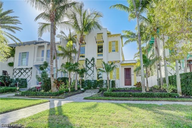942 9th AVE S, Naples, FL 34102