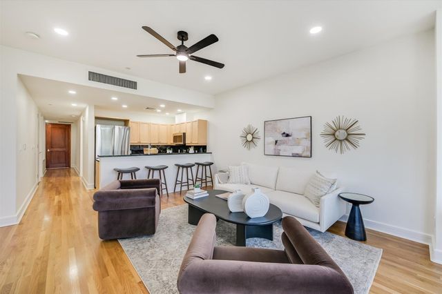 901 W 9th ST 203, Austin, TX 78703