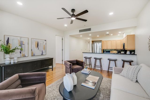 901 W 9th ST 203, Austin, TX 78703