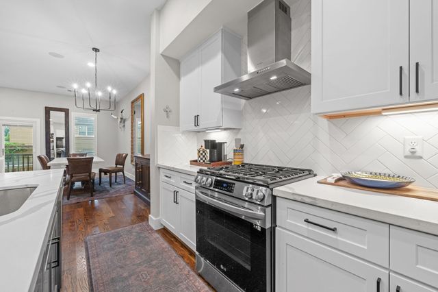 816 E 38th St C, Houston, TX 77022