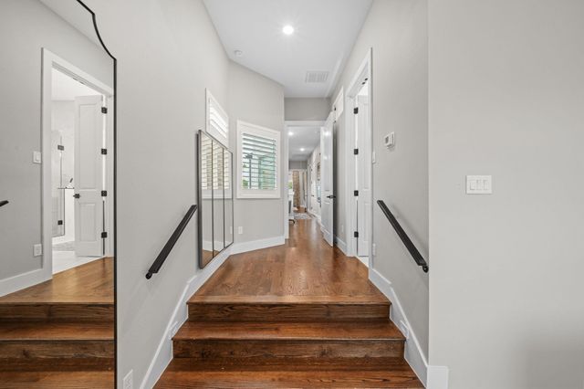 816 E 38th St C, Houston, TX 77022