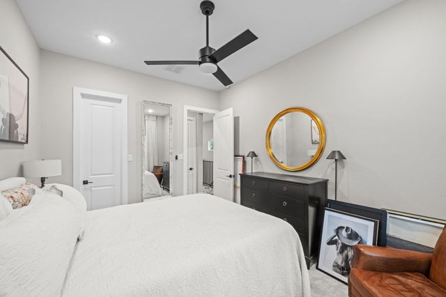 816 E 38th St C, Houston, TX 77022