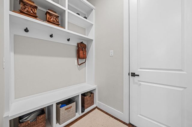816 E 38th St C, Houston, TX 77022